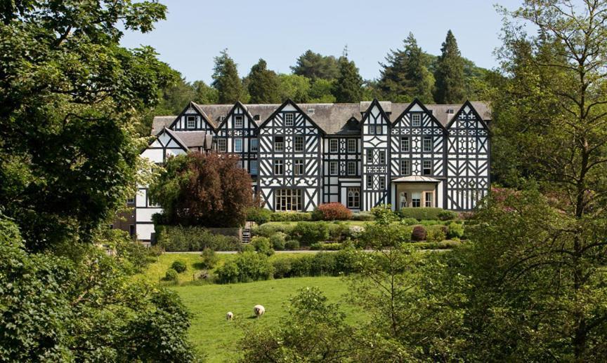 Gregynog Hall Hostal Tregynon Exterior foto