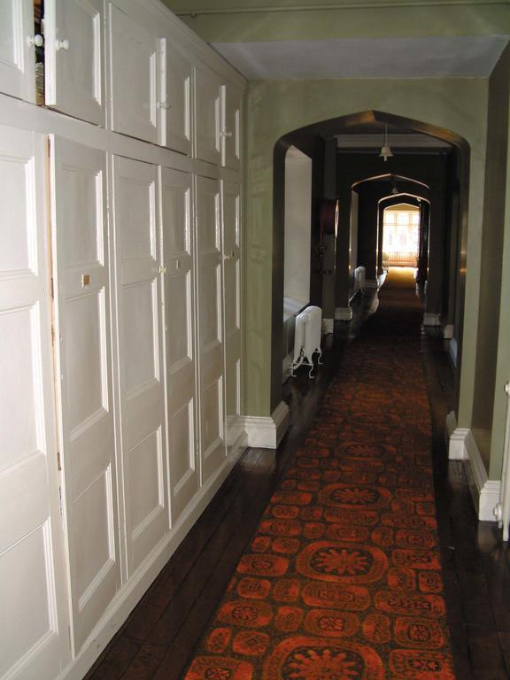 Gregynog Hall Hostal Tregynon Exterior foto