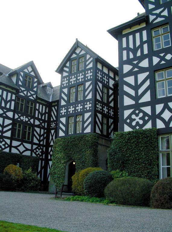 Gregynog Hall Hostal Tregynon Exterior foto